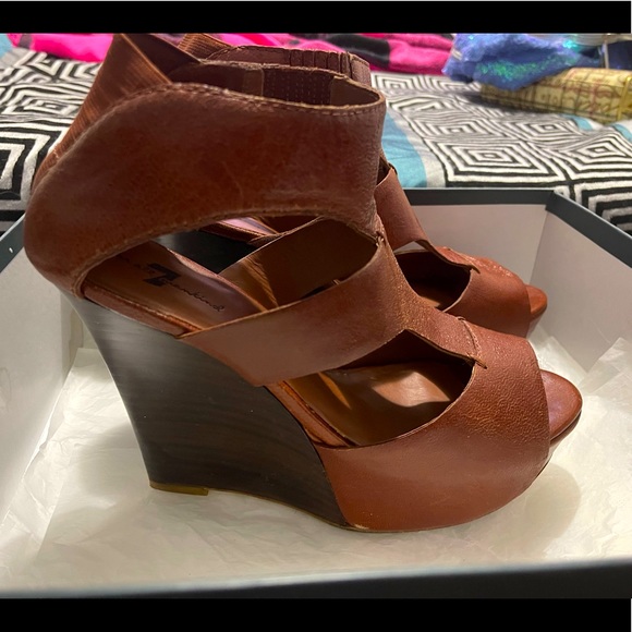 7 for all mankind leather wedge shoes, great leather and in amazing condition. - Picture 2 of 10